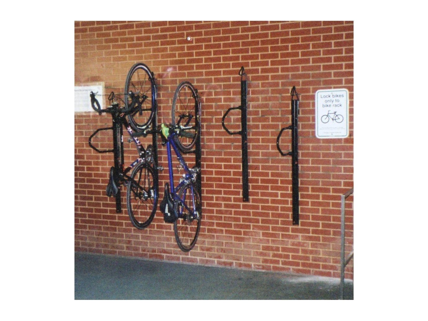 Support Mural de Vélo Vertical 