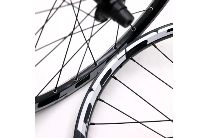 1_paire-de-roues-pride-control-exp-disc-28h-forward-joyride-v2-10mm