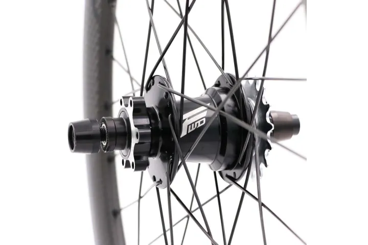 4_paire-de-roues-forward-joyride-v2-carbone-jrexp-20mm-28h